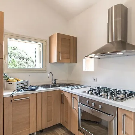 Sleeps 10 With Pool And Air Con *